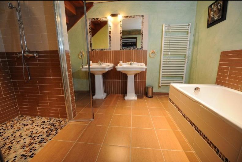 Bed and Breakfast Le Domaine De Saint-Thomin Nostang Pokoj fotografie